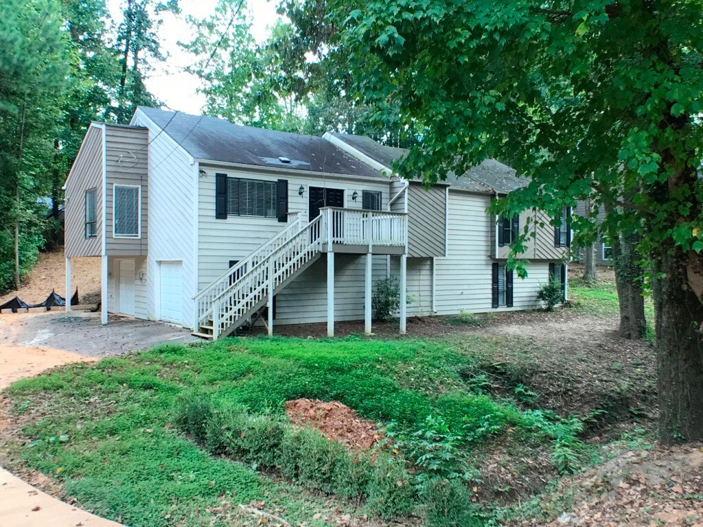 Foto principal - Renovated East Cobb with Finished Basement!