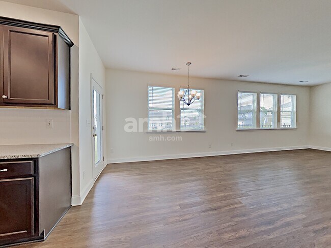 Foto del edificio - 106 Samara Ln