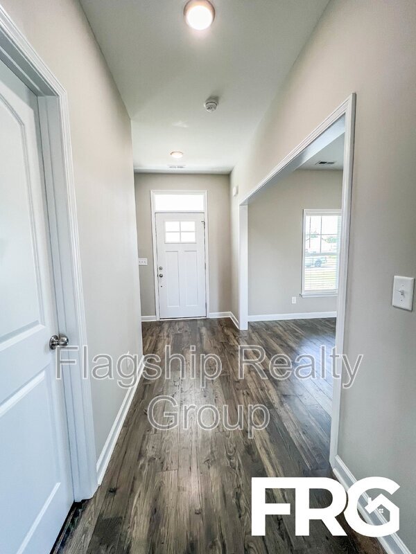 Building Photo - 202 Fynloch Chase Dr