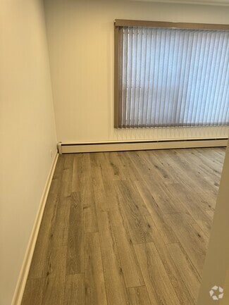 Building Photo - 665 Corydon Av