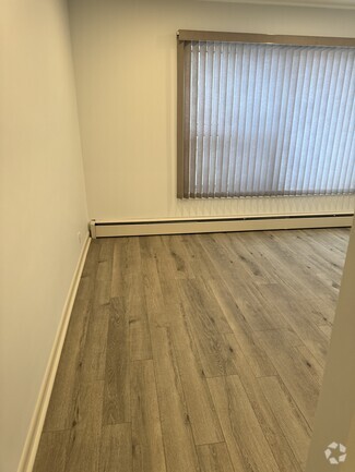 Building Photo - 665 Corydon Av