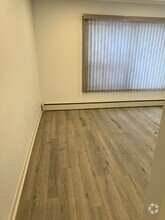 Building Photo - 665 Corydon Av