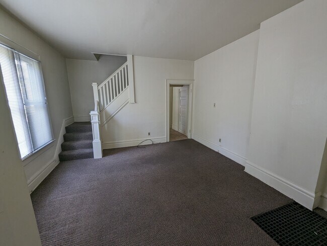 Comedor - 2290 Indiana Ave