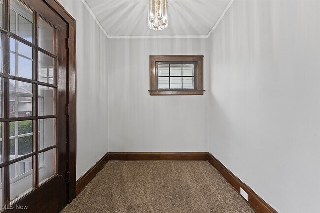 Foto del edificio - 4930 E 109th St