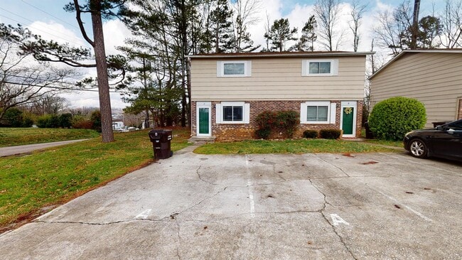 Building Photo - 2708 Bridalwood Dr