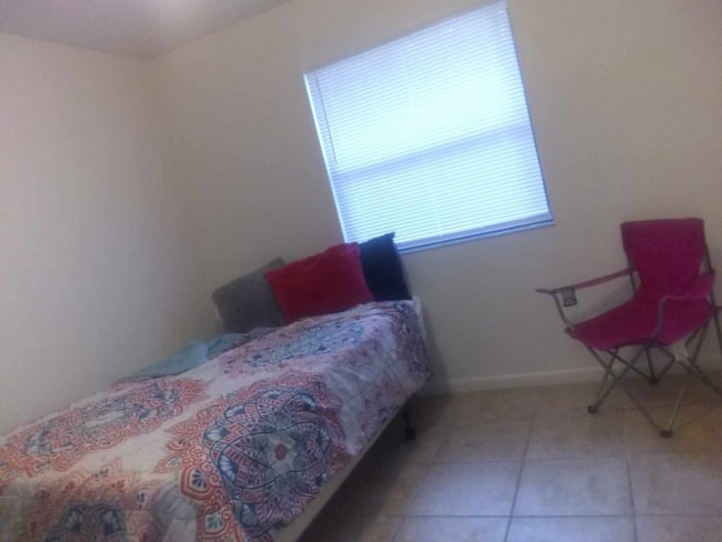 Building Photo - 7024 SW 18th Pl