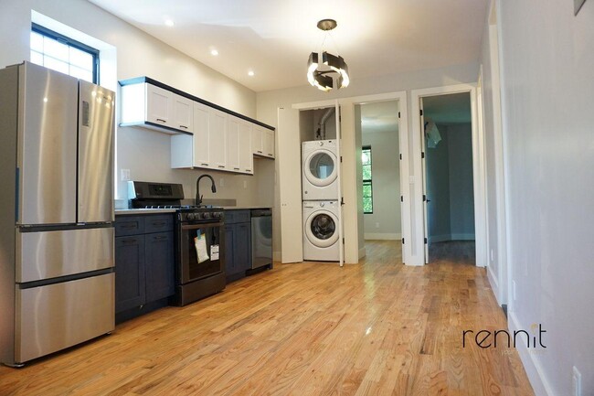 Building Photo - 254 Patchen Ave