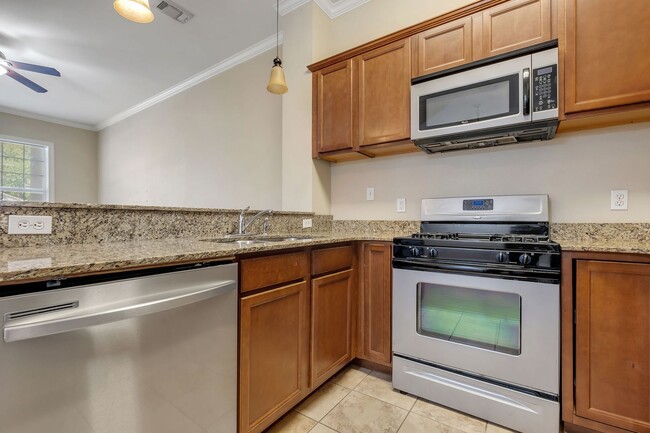 Building Photo - Midtown Tallahassee Townhome
