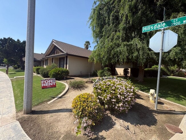 Building Photo - 4144