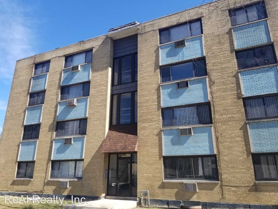 12255 Artesian Ave, Blue Island, IL 60406 Room for Rent in Blue Island, IL