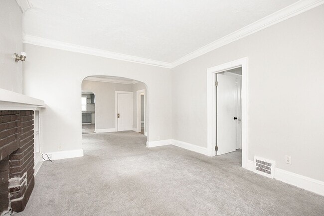 Foto del edificio - 5 BED 2 BATH BEAUTIFUL SINGLE FAMILY HOME ...