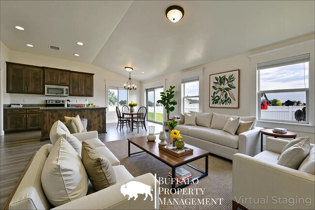 Building Photo - 4211 Roy Cir