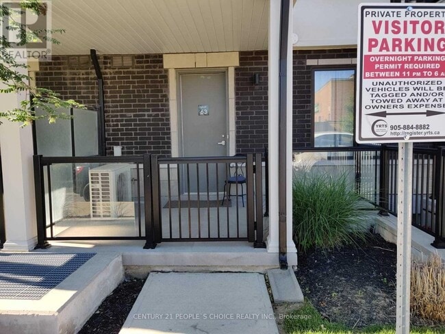 Photo du bâtiment - 300 Alex Gardner Cir