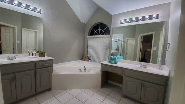 Foto del edificio - 1411 Pine Mills Dr