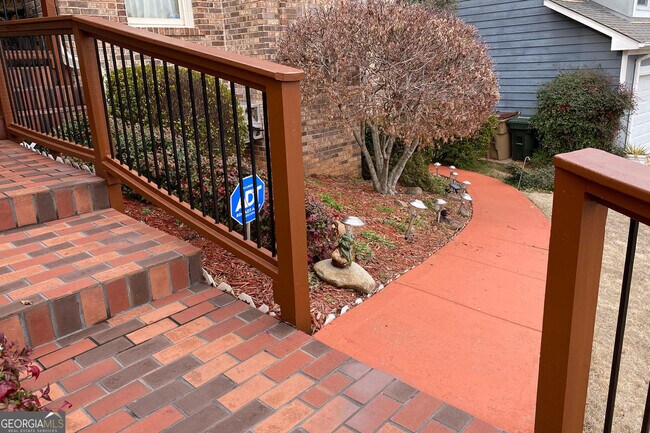 Foto del edificio - 3550 River Trace Dr