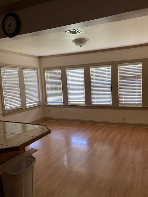 Foto del edificio - 303 Paris St