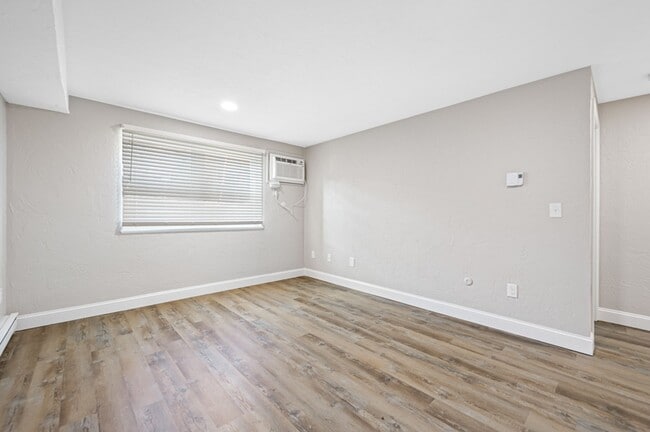 Foto del edificio - 558 Mill St