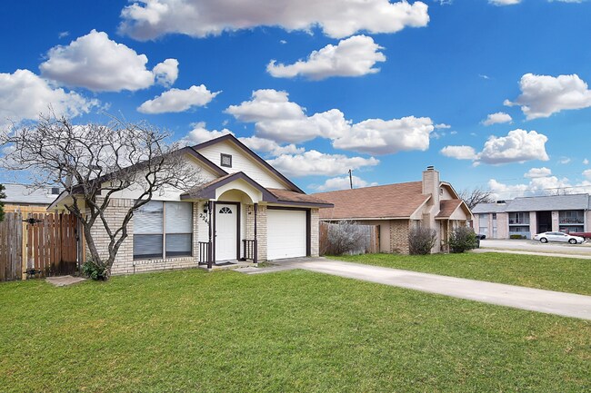 Foto del edificio - 2249 Hilltop Loop