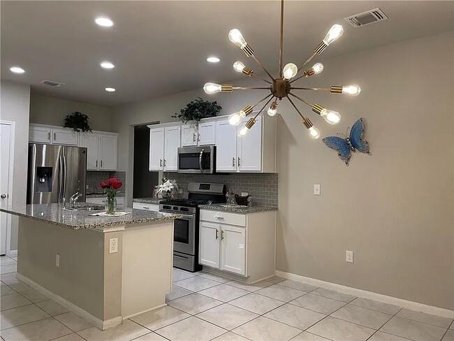 Building Photo - 2018 Grow Ln