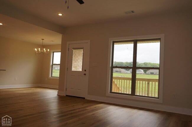 Building Photo - 3 Bedroom, 2 Bath Home in Brookland