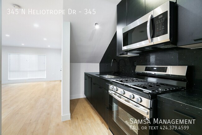 Foto del edificio - 345 Heliotrope Dr