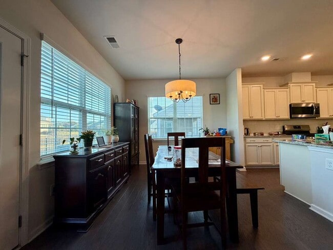 Foto del edificio - 2334 Abundance Ln