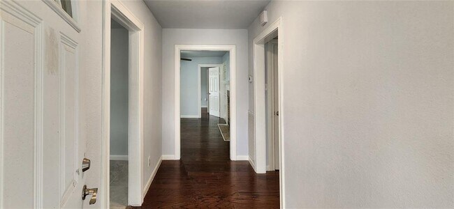 Foto del edificio - 503 Maple Ave