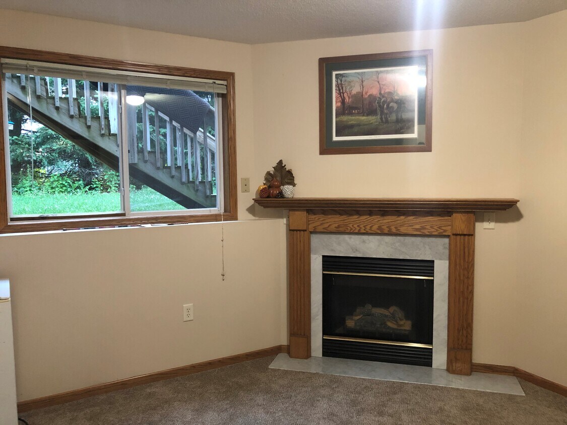 5322 Prill Rd Unit B, Eau Claire, WI 54701 Apartments in Eau Claire