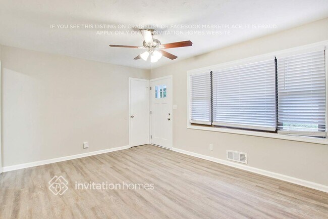 Foto del edificio - 4596 Sahara Dr SW