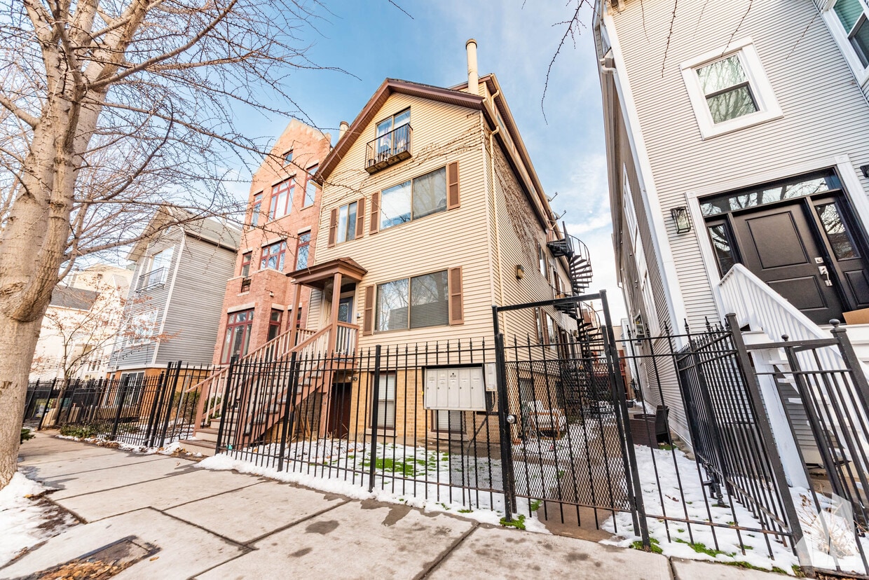 2643 N Southport Ave, Chicago, IL 60614 Townhome Rentals in Chicago IL