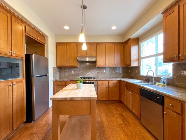 Foto del edificio - 5926 Hillbrook Pl