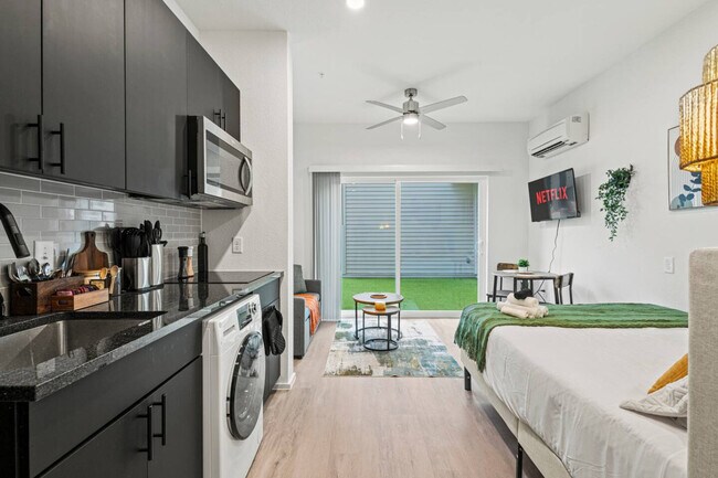 Foto del edificio - 596 W 9th St