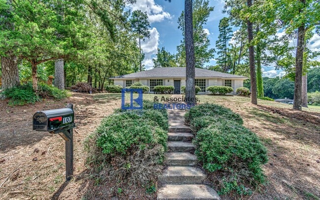 Building Photo - 4 Bed/2 Bath Home in Crossgates in Brandon