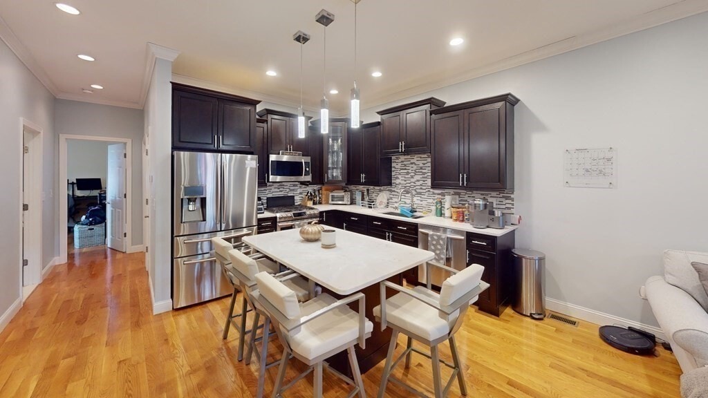 Primary Photo - 105 P St