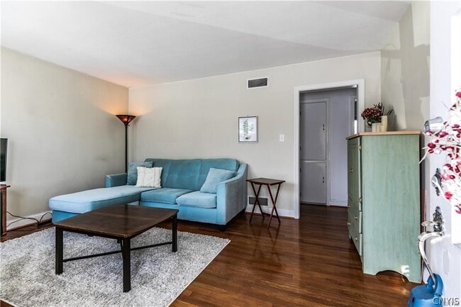 Building Photo - 105 Salem Rd