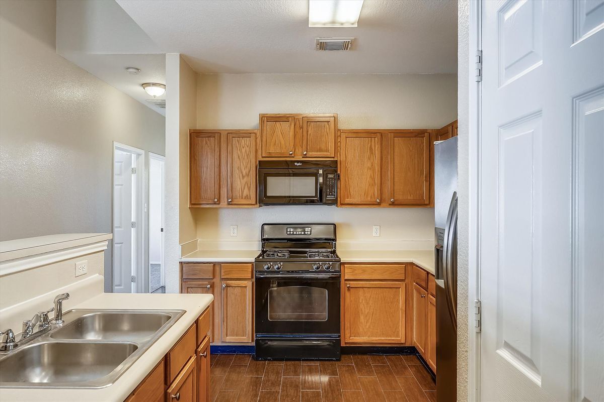 Foto del edificio - 2858 Southampton Way