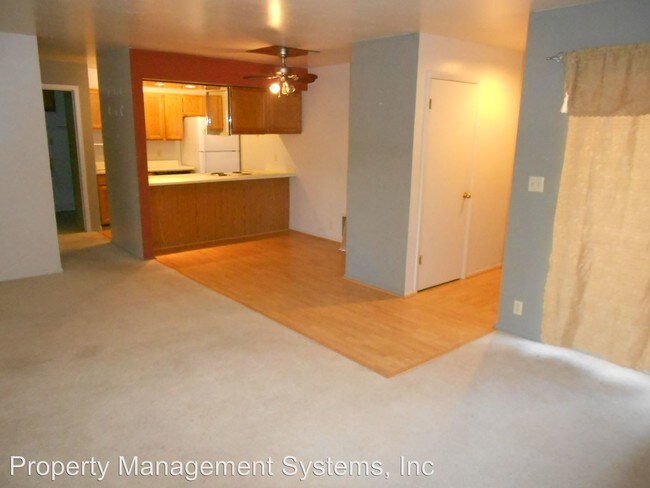 Building Photo - 4842 S Highland Cir
