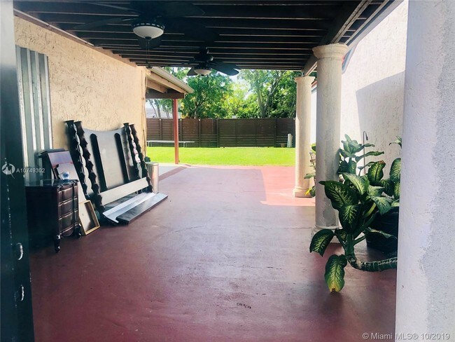Foto del edificio - 13352 NW 2nd Terrace