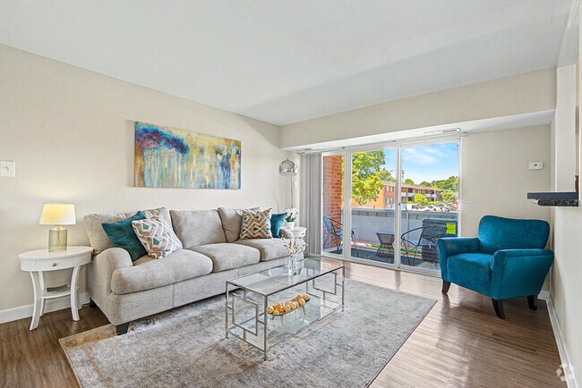 Hamilton 2BR, 1BA - 861SF - Living Room - 404 Rivertowne Apartment Homes