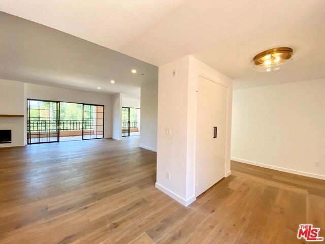 Foto del edificio - 12340 Montana Ave