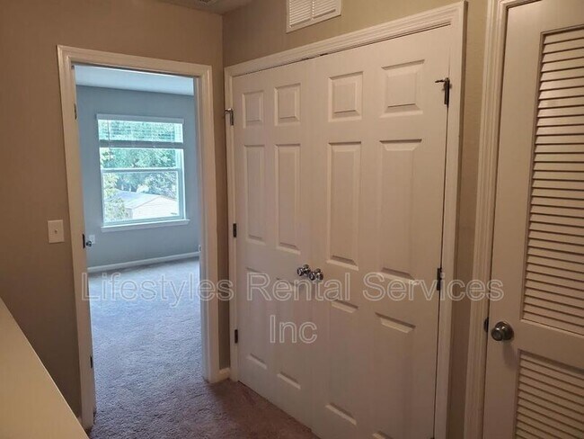 Building Photo - 11781 Junegrass Rd