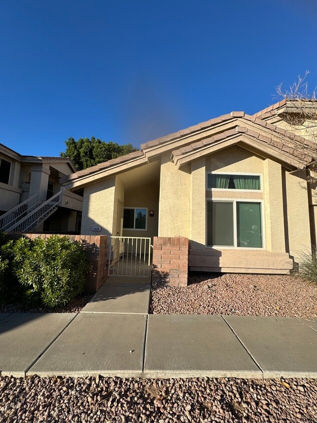 2201 N Comanche Dr Unit 1028, Chandler, AZ 85224 Condo for Rent in