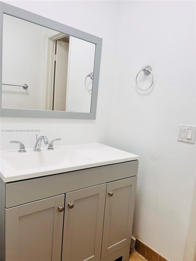 Foto del edificio - 5090 SW 64th Ave