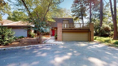 4025 Woodfox Dr