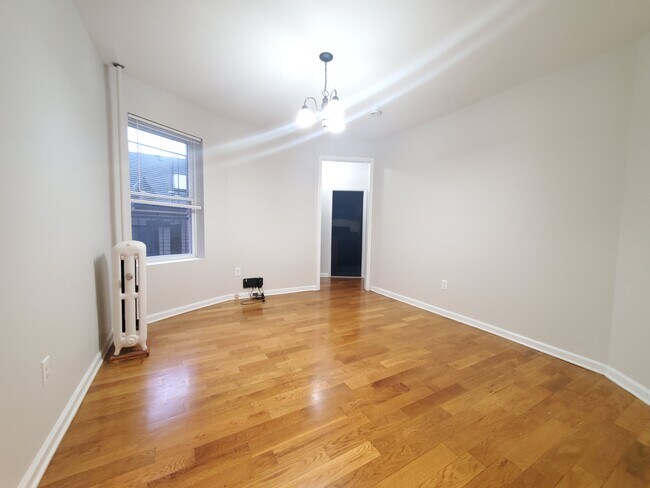 25 Sherman Ave 33 - 24 Sherman Ave