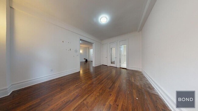 Foto del edificio - 166 W 72nd St