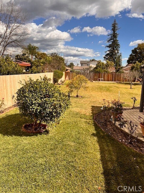 Foto del edificio - 1054 Mayflower Ave