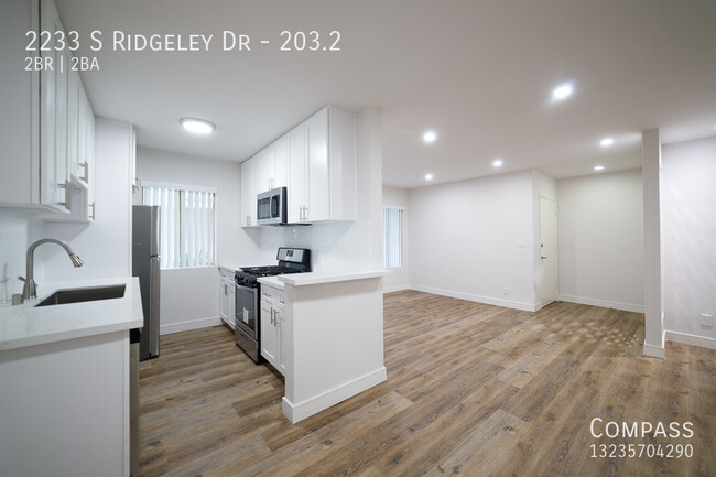 Foto del edificio - Shiny and NEW! Newly Reno'd 940 Sqft 2 Bed...