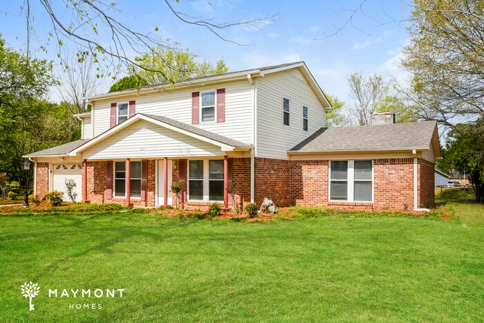 Building Photo - Large 4 Bedroom Home in Decatur