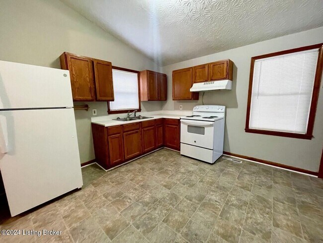 Building Photo - 5210 Delaware Dr